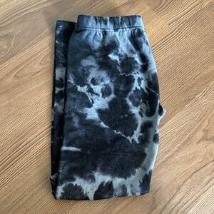 ✨ 2/$20✨  The Children’s Place Black and Gray Tie-Dye Fleece Leggings